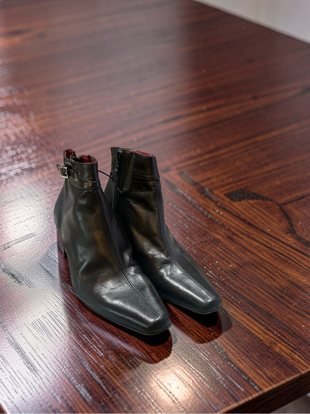 Donald Pliner Classic Women's Black Leather Ankle Boots Sz 7 YT14